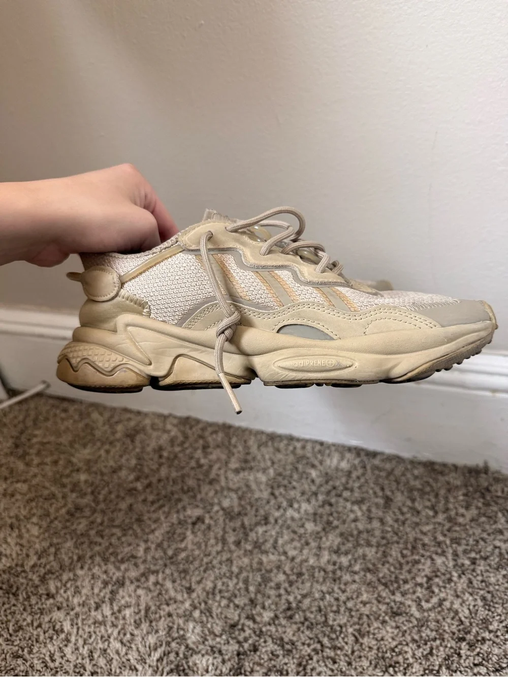 Adidas Ozweego Beige Tan Sneakers US 5.5